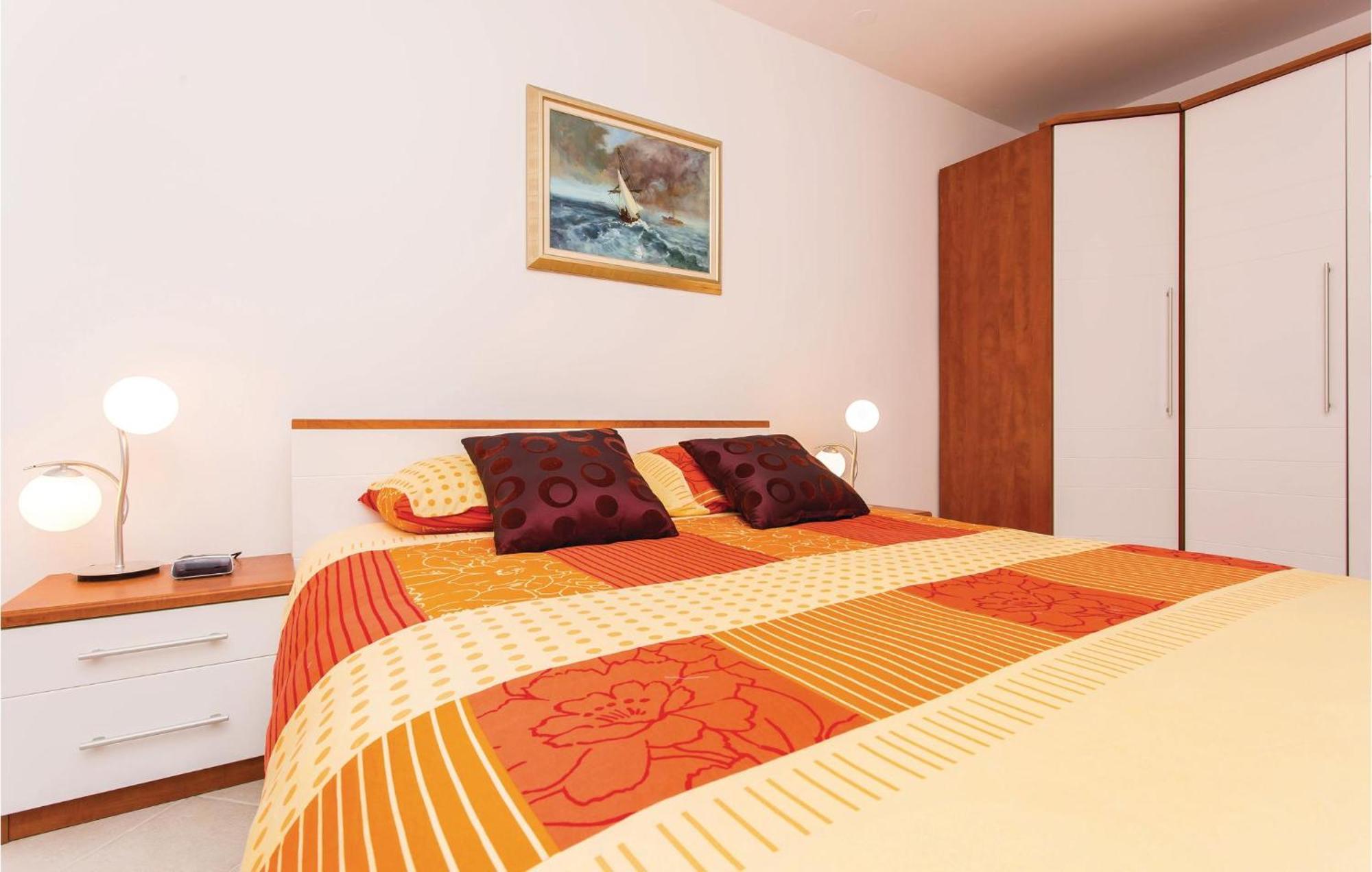 Amazing Apartment In Njivice With Wifi Eksteriør bilde
